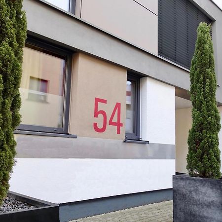 NEU - gemütliches und modernes Apartment mit Stellplatz Coblenza Exterior foto