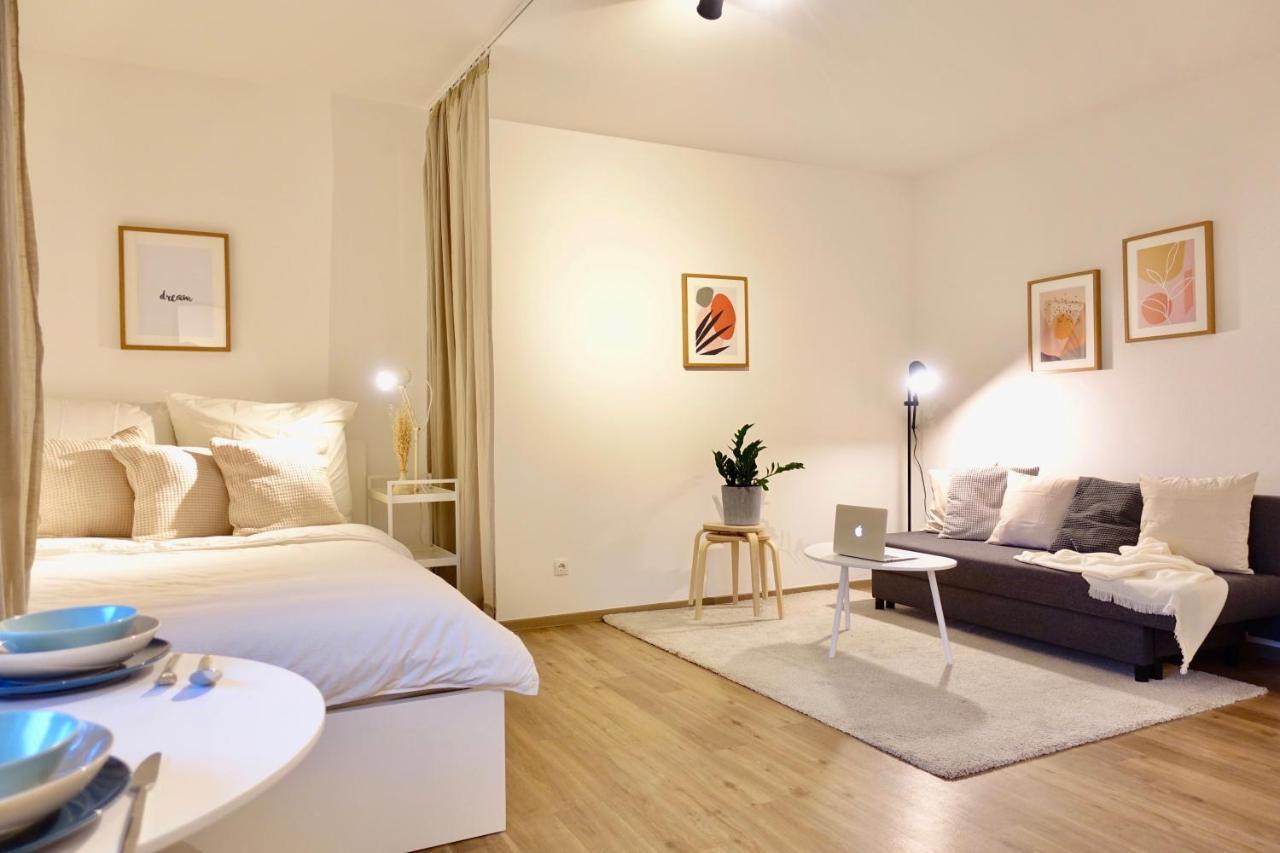 NEU - gemütliches und modernes Apartment mit Stellplatz Coblenza Exterior foto
