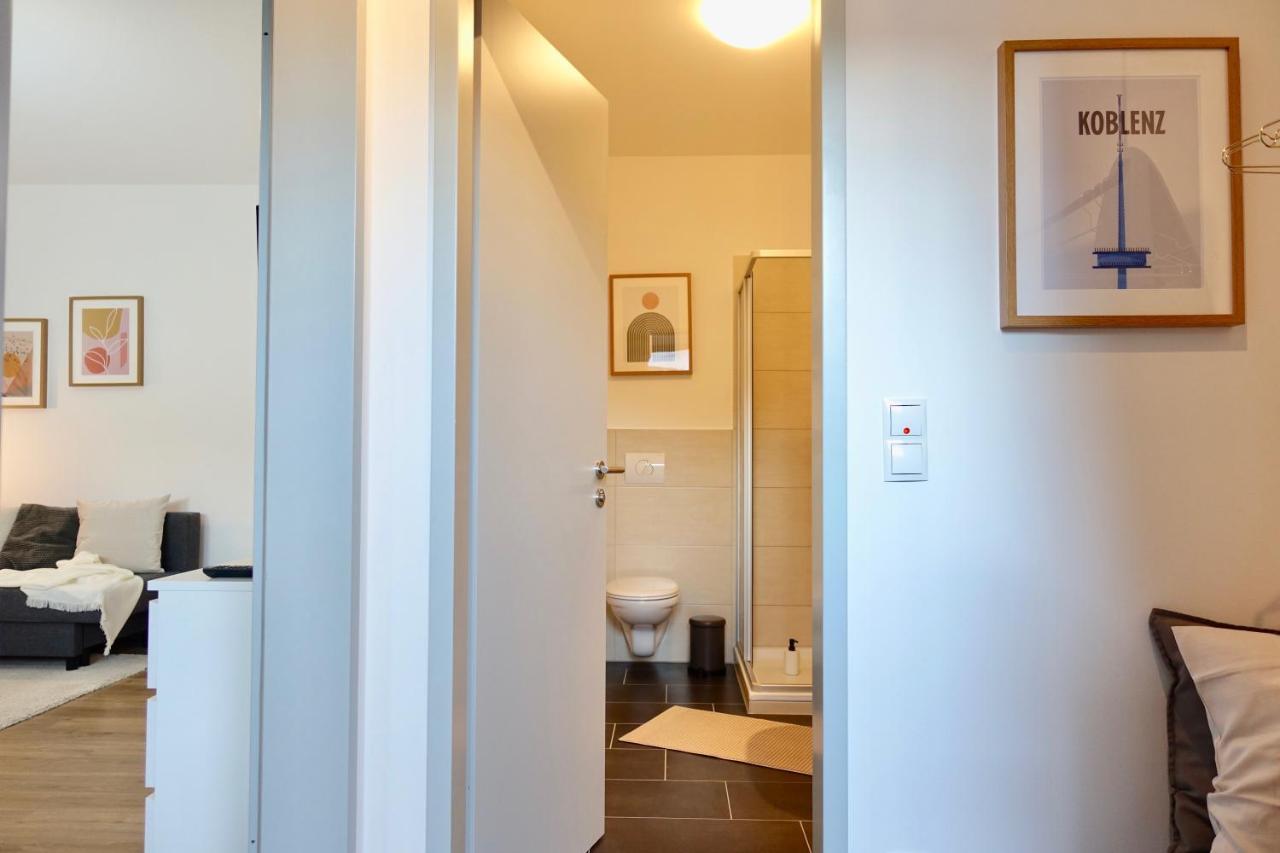 NEU - gemütliches und modernes Apartment mit Stellplatz Coblenza Exterior foto