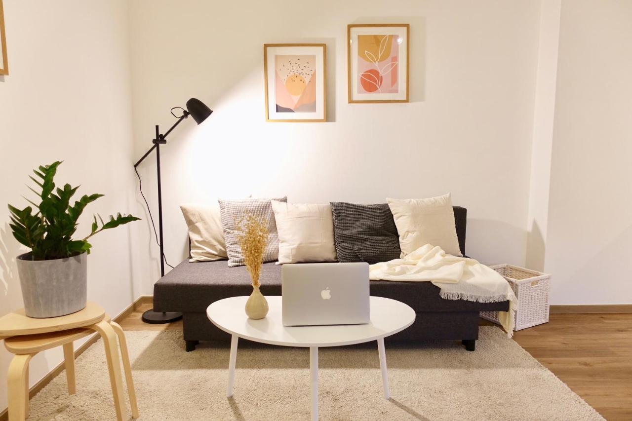 NEU - gemütliches und modernes Apartment mit Stellplatz Coblenza Exterior foto