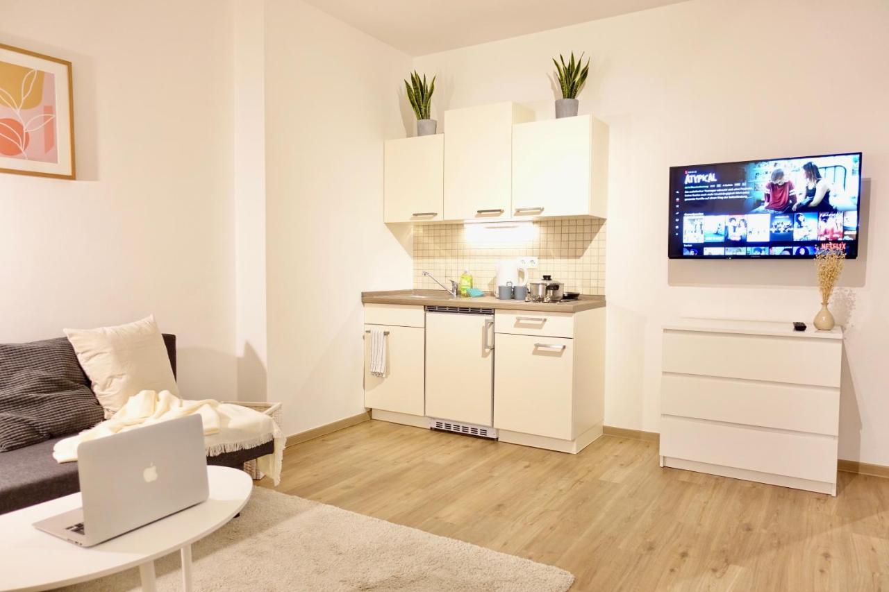 NEU - gemütliches und modernes Apartment mit Stellplatz Coblenza Exterior foto