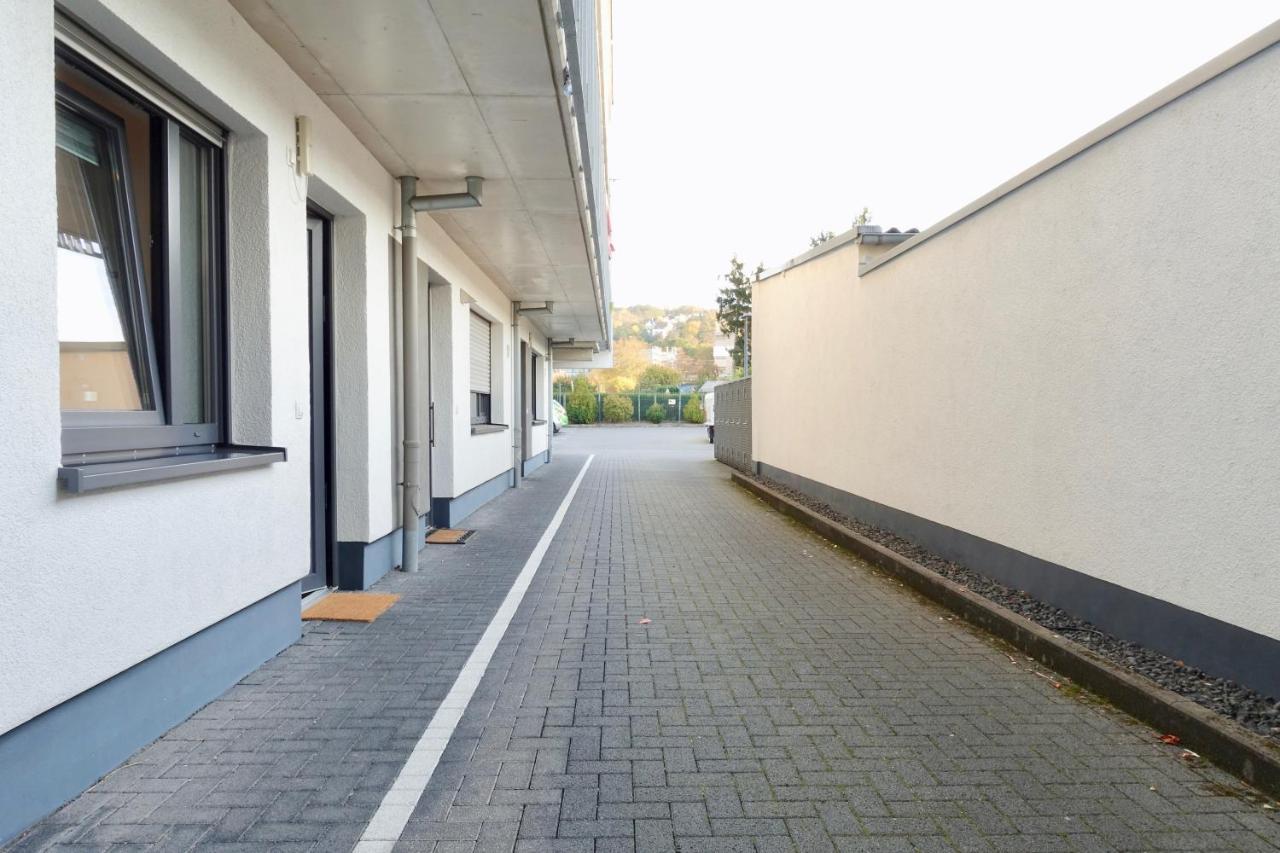 NEU - gemütliches und modernes Apartment mit Stellplatz Coblenza Exterior foto